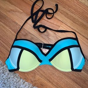 Colorblock bikini top